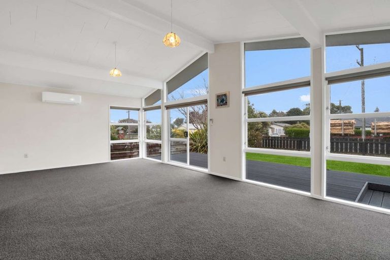 Photo of property in 5 Oturi Road, Waverley, 4510