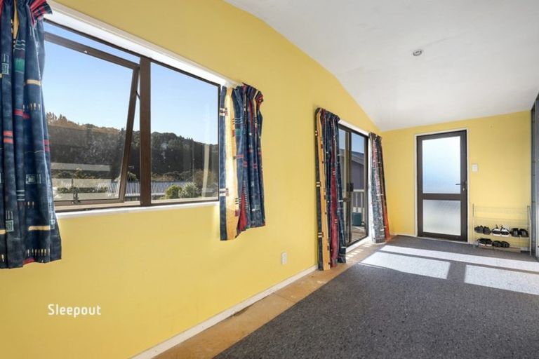 Photo of property in 2 Moonstone Grove, Birchville, Upper Hutt, 5018