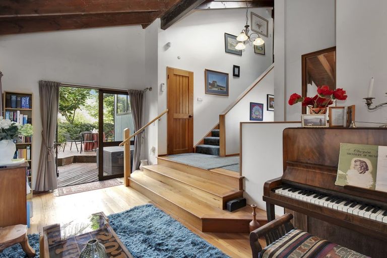 Photo of property in 17 Sunny Glen, Waikanae, 5036