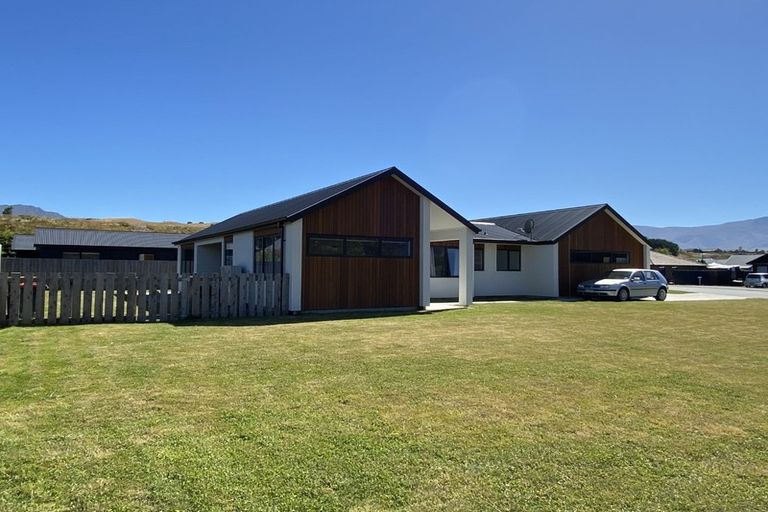Photo of property in 4 Mulbury Way, Lower Shotover, Queenstown, 9304