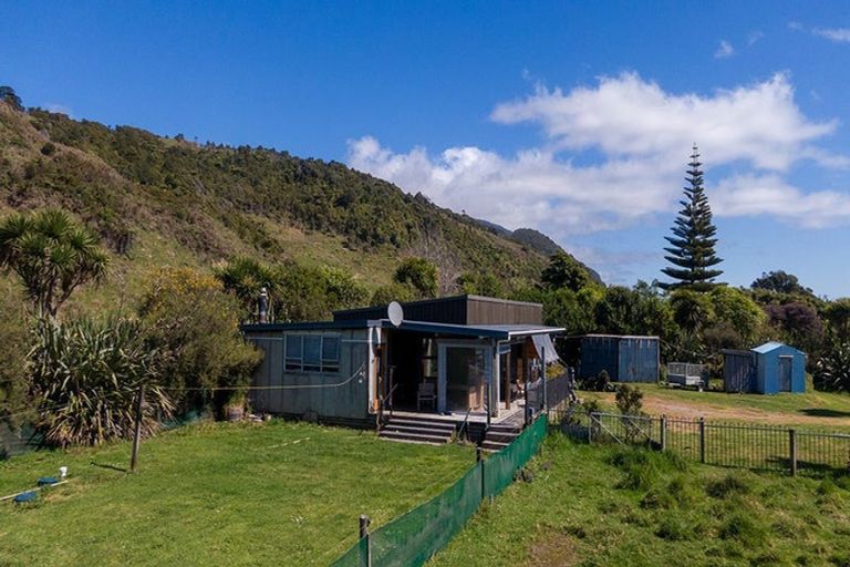 Photo of property in 11a Main Road, Ngakawau, 7824