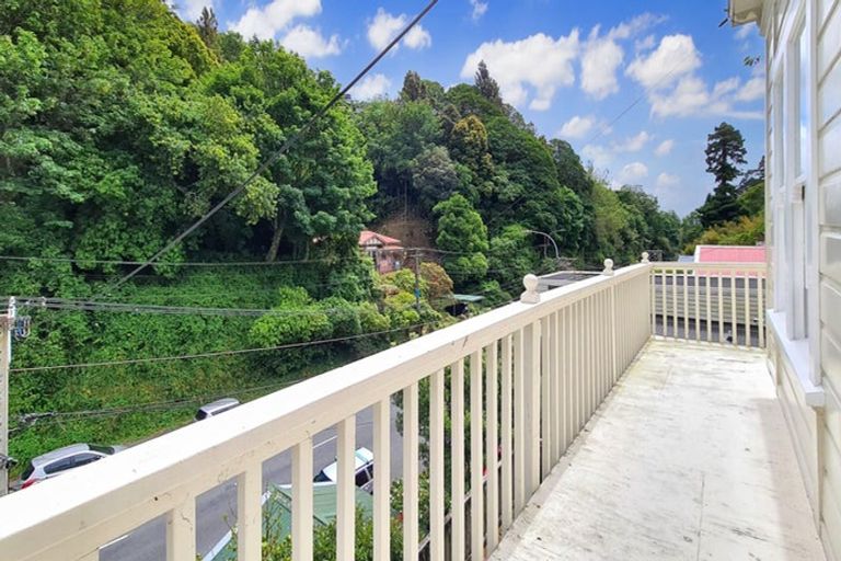 Photo of property in 123a Glenmore Street, Kelburn, Wellington, 6012