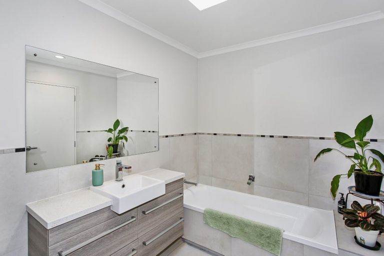 Photo of property in 33d Anselmi Ridge Road, Pukekohe, 2120