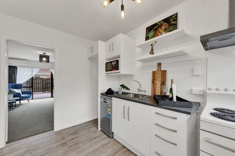 Photo of property in 2/65 Champion Street, Edgeware, Christchurch, 8013