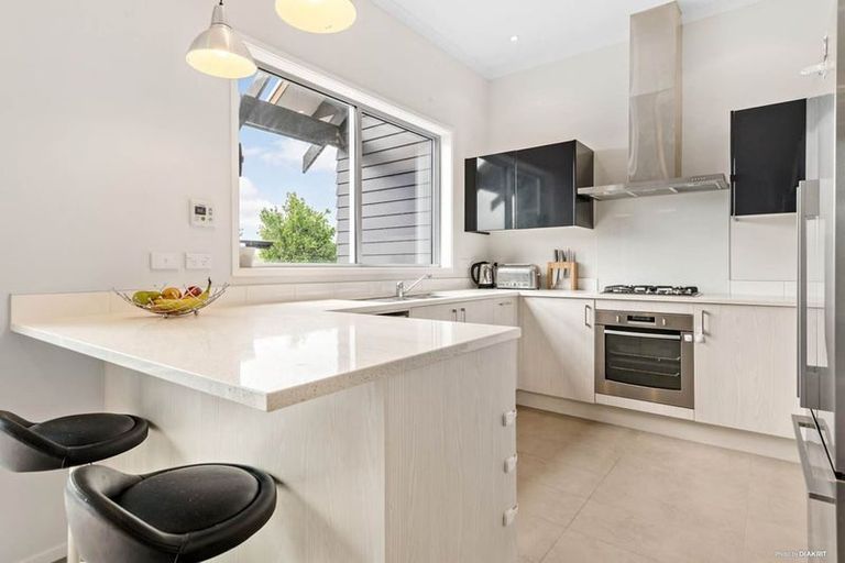 Photo of property in 3 Woolshed Lane, Pukekohe, 2120