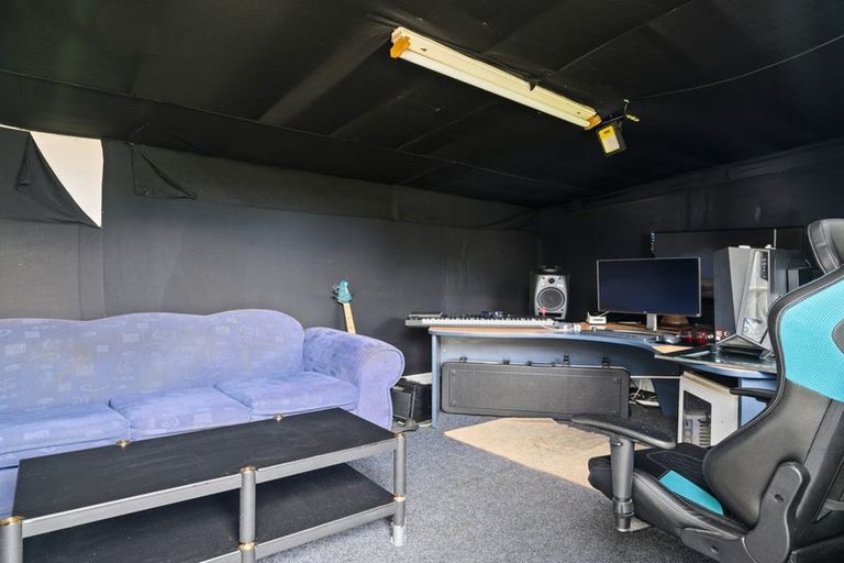 Photo of property in 181 Bowhill Road, New Brighton, Christchurch, 8083