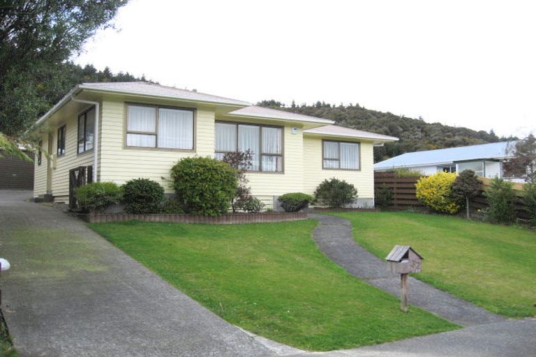 Photo of property in 32 Belgrave Street, Wainuiomata, Lower Hutt, 5014