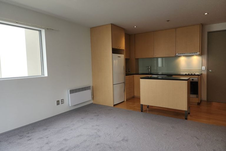Photo of property in Sanctum Apartment, 10 Ebor Street, Te Aro, Wellington, 6011