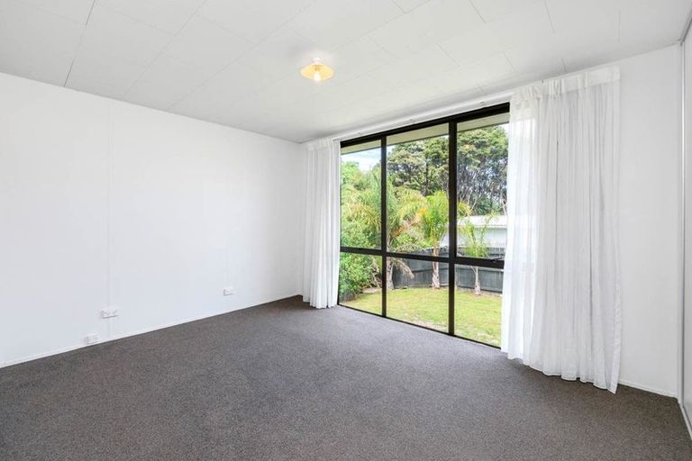 Photo of property in 28 Devonshire Road, Unsworth Heights, Auckland, 0632