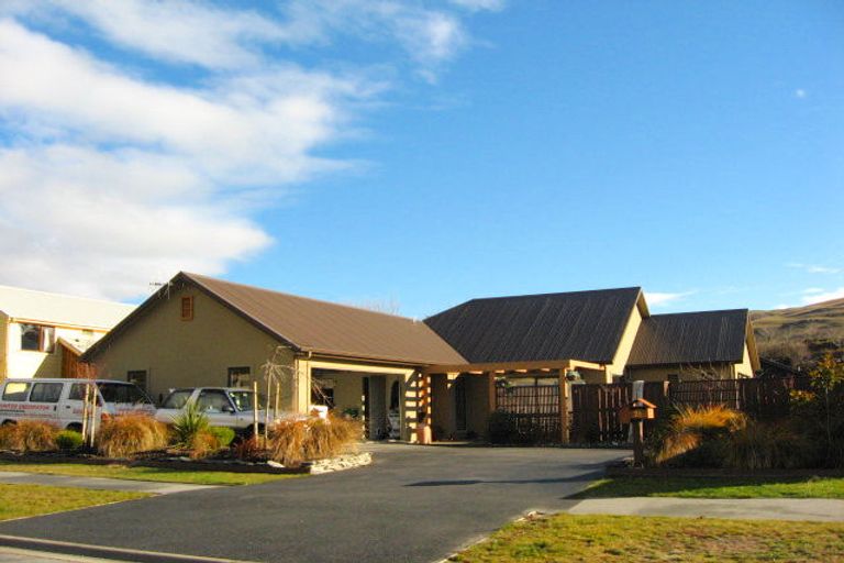 Photo of property in 21 Mavora Road, Lake Hayes, Queenstown, 9304