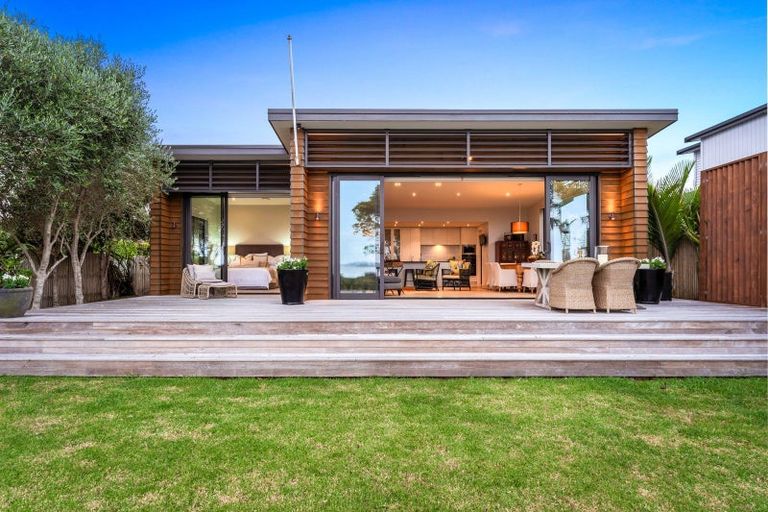 Photo of property in 21 Hampton Mews, Snells Beach, 0920