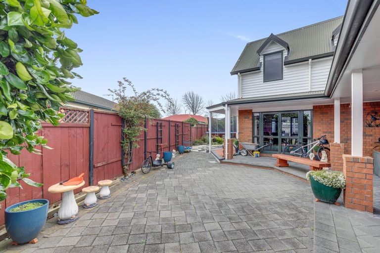 Photo of property in 6 Fencourt Place, Rototuna North, Hamilton, 3210