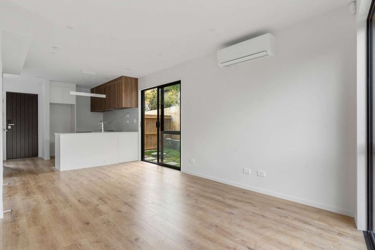 Photo of property in 6/24 Carnoustie Drive, Wattle Downs, Auckland, 2103