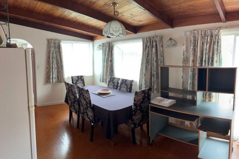 Photo of property in 6 Barberry Lane, Te Atatu Peninsula, Auckland, 0610