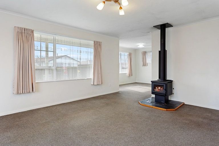 Photo of property in 28 Seadown Crescent, Amberley, 7410