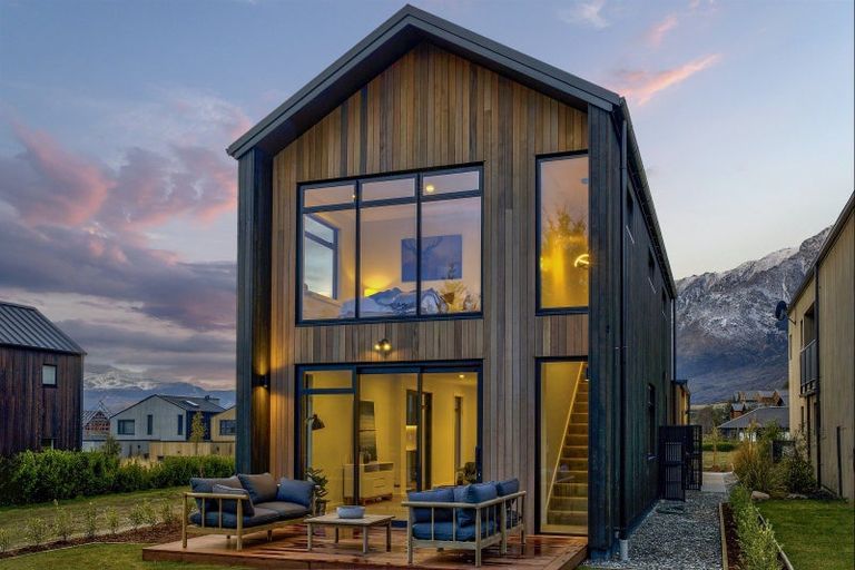 Photo of property in 23 Soudley Court, Jacks Point, Queenstown, 9371