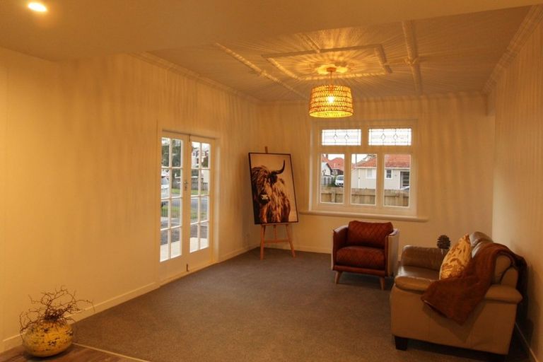 Photo of property in 55 Parris Street, Waitara, 4320