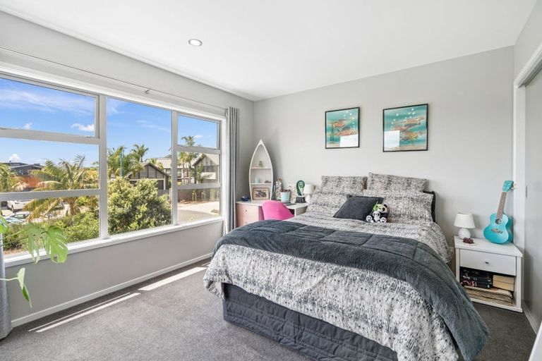 Photo of property in 5 Waitemata Drive, One Tree Point, 0118
