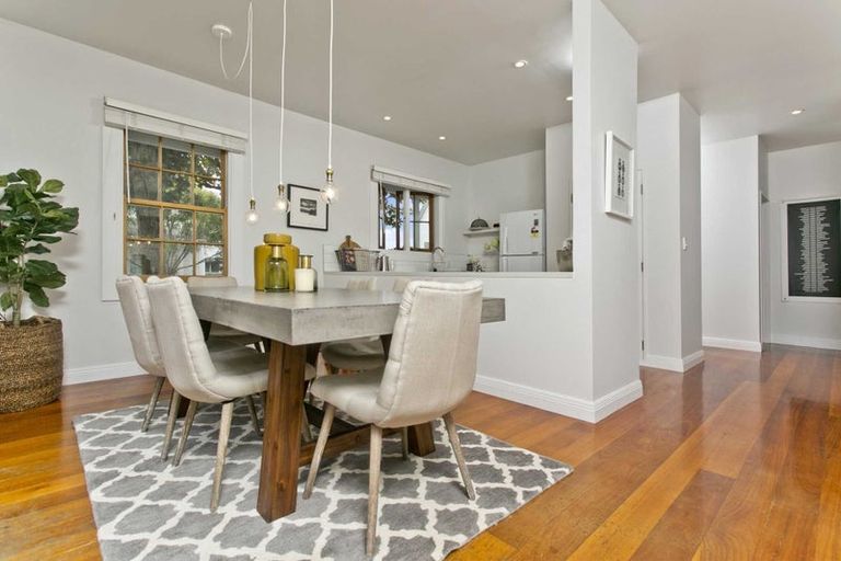 Photo of property in 3/14-26 Beach Road, Northcote Point, Auckland, 0627