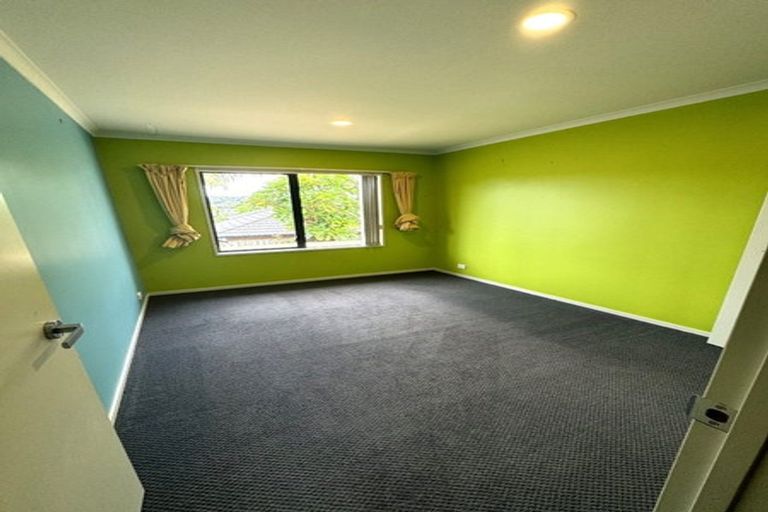 Photo of property in 7 Luna Place, Henderson, Auckland, 0612