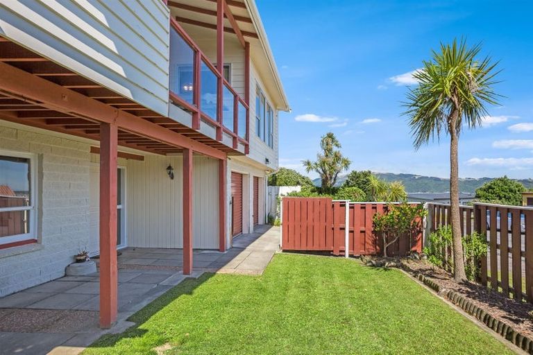 Photo of property in 4 Ettrick Grove, Papakowhai, Porirua, 5024