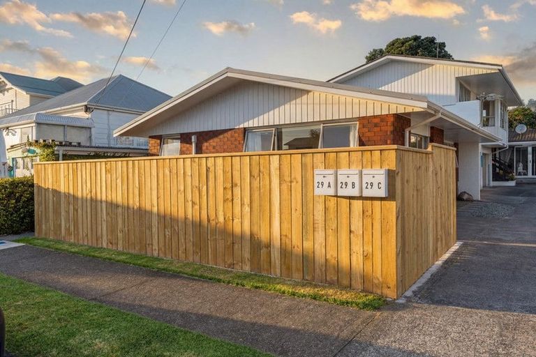 Photo of property in 29 Hine Street, New Plymouth, 4310