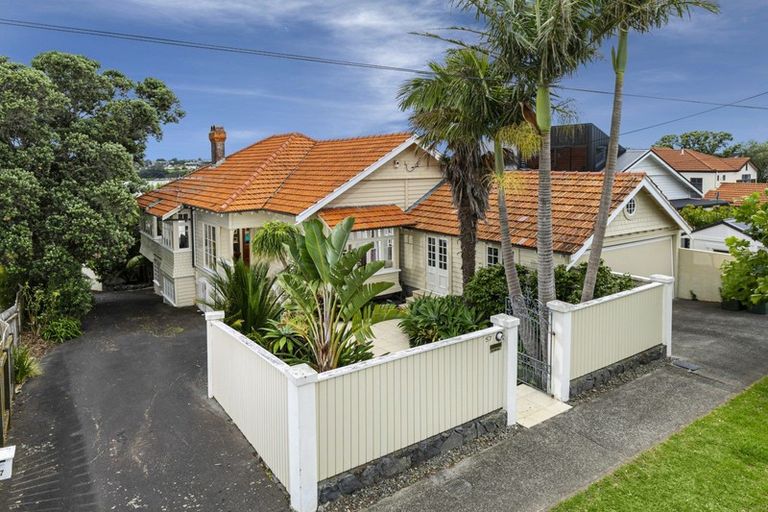 Photo of property in 2/57 Beresford Street, Bayswater, Auckland, 0622