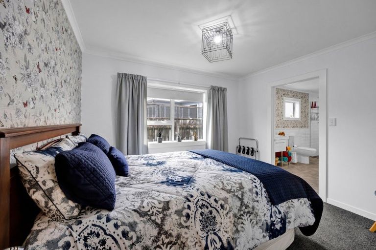 Photo of property in 30 Kahikatea Street, Inglewood, 4330