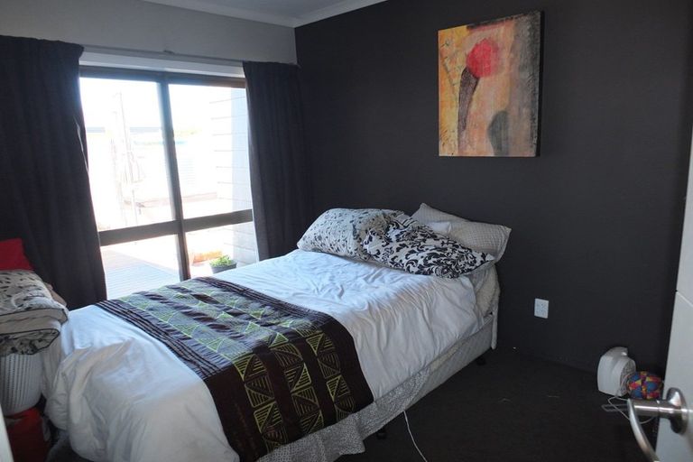 Photo of property in 35 Roore Street, Foxton Beach, Foxton, 4815