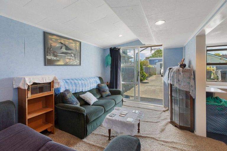 Photo of property in 73 Camberwell Road, Hawera, 4610