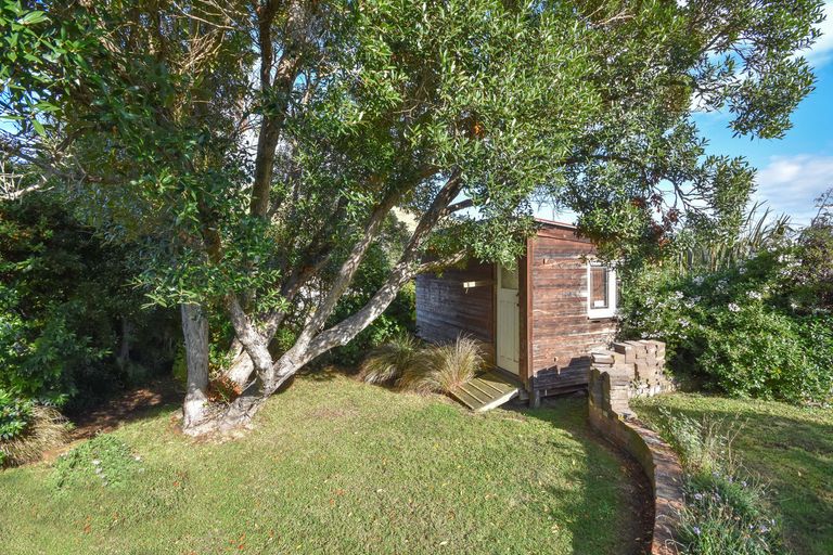 Photo of property in 6 Dickson Street, Macandrew Bay, Dunedin, 9014