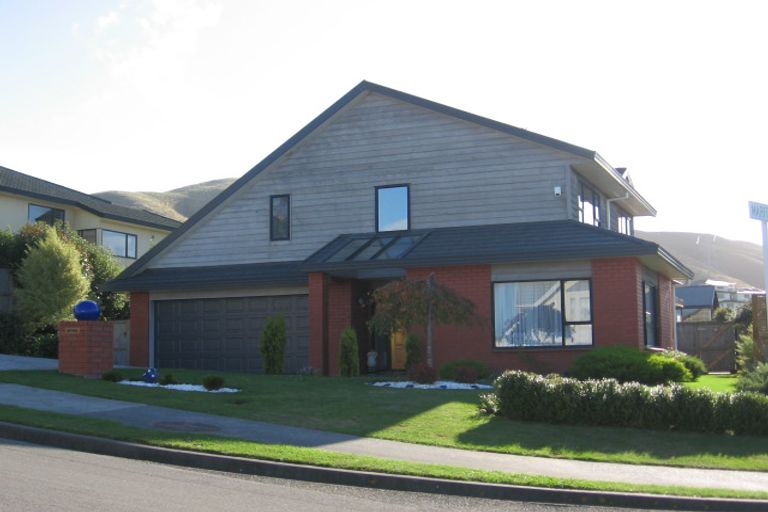 Photo of property in 10 Derry Hill, Churton Park, Wellington, 6037