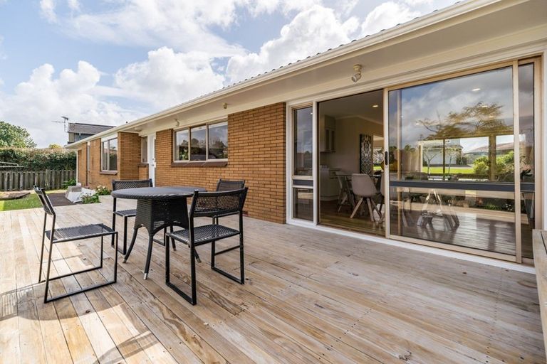 Photo of property in 3 Serrita Avenue, Sunnyhills, Auckland, 2010