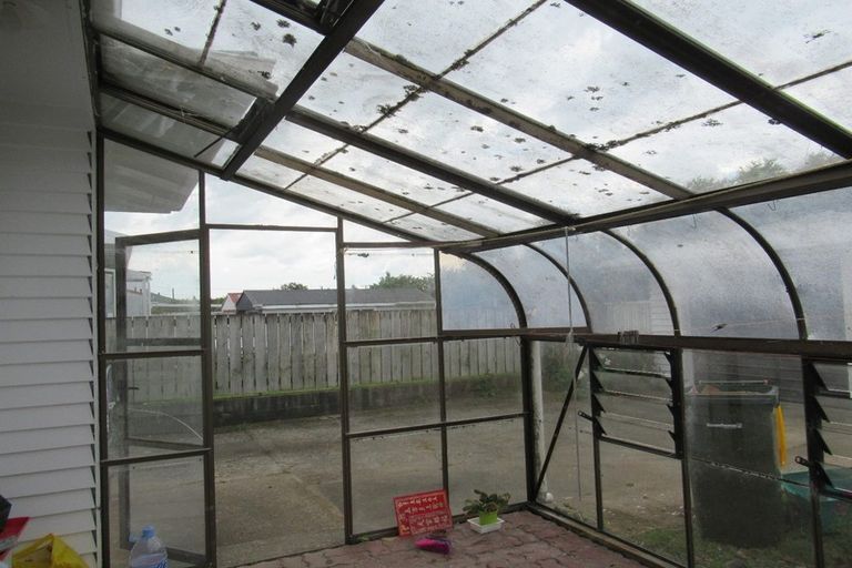 Photo of property in 32 Bartholomew Road, Levin, 5510