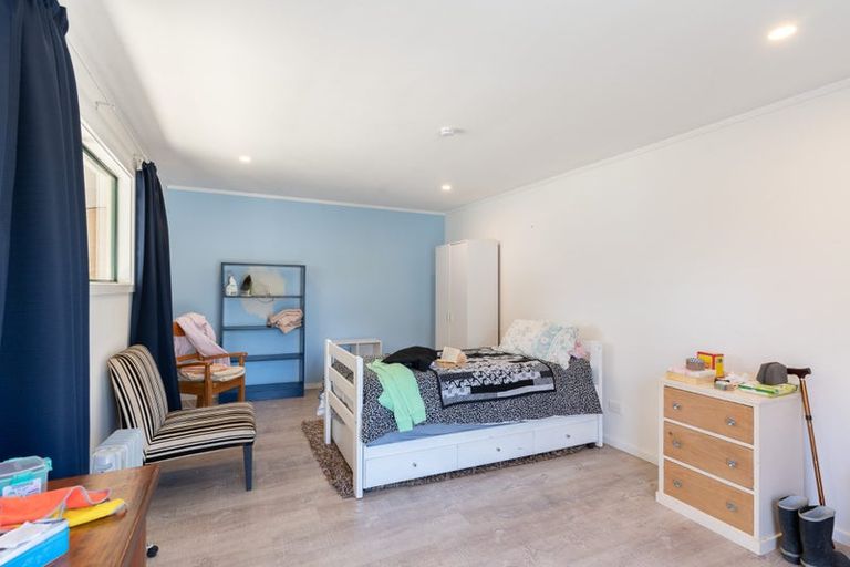 Photo of property in 25 Driver Crescent, Cannons Creek, Porirua, 5024