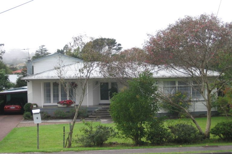 Photo of property in 5 Kaurilands Road, Titirangi, Auckland, 0604