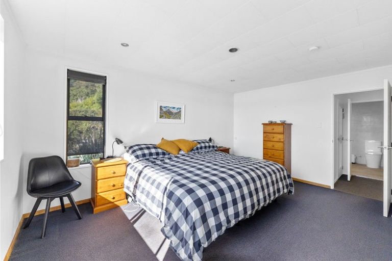 Photo of property in 19 Shandon Street, Roseneath, Port Chalmers, 9023