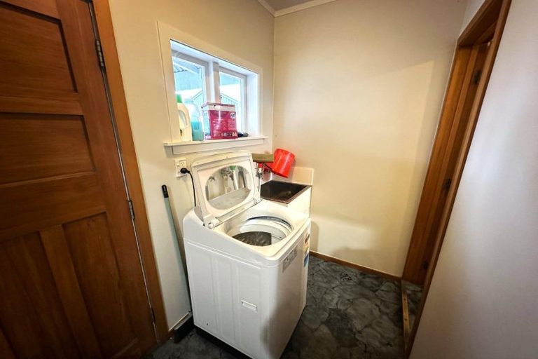 Photo of property in 6 Marne Street, Hokowhitu, Palmerston North, 4410