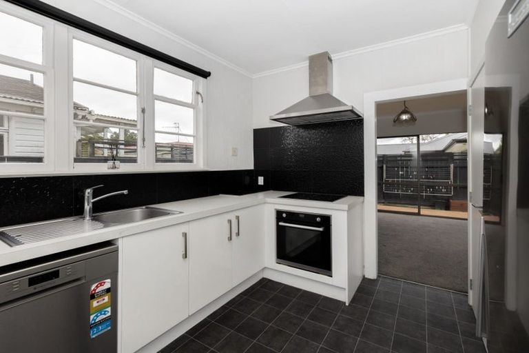 Photo of property in 76a Wood Street, Takaro, Palmerston North, 4410