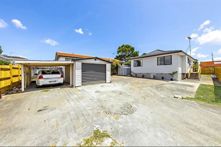 Photo of property in 1/149 Te Irirangi Drive, Flat Bush, Auckland, 2019
