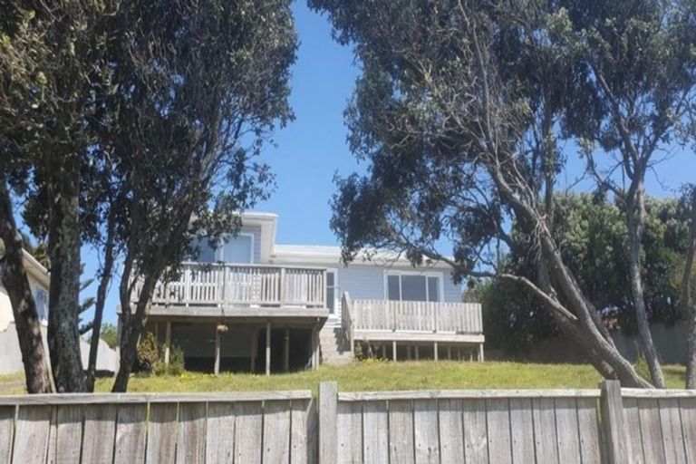 Photo of property in 4 Waitote Street, Castlecliff, Whanganui, 4501
