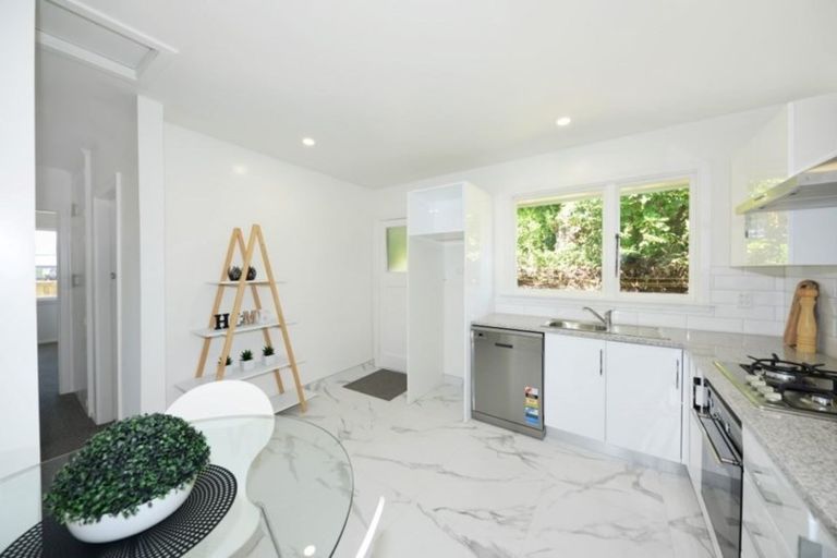 Photo of property in 49 Bretts Road, St Albans, Christchurch, 8052