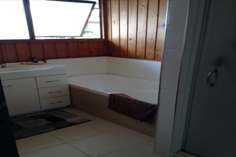 Photo of property in 1/48 Ray Small Drive, Pahurehure, Papakura, 2113