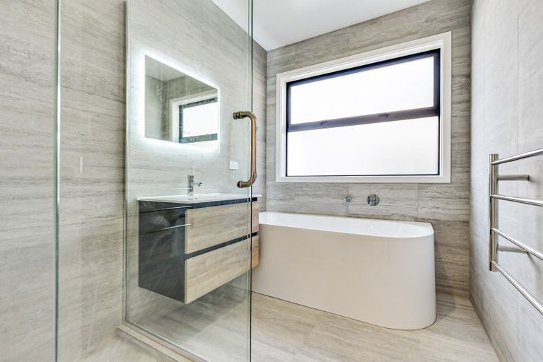 Photo of property in 33 Overton Street, Rototuna North, 3210