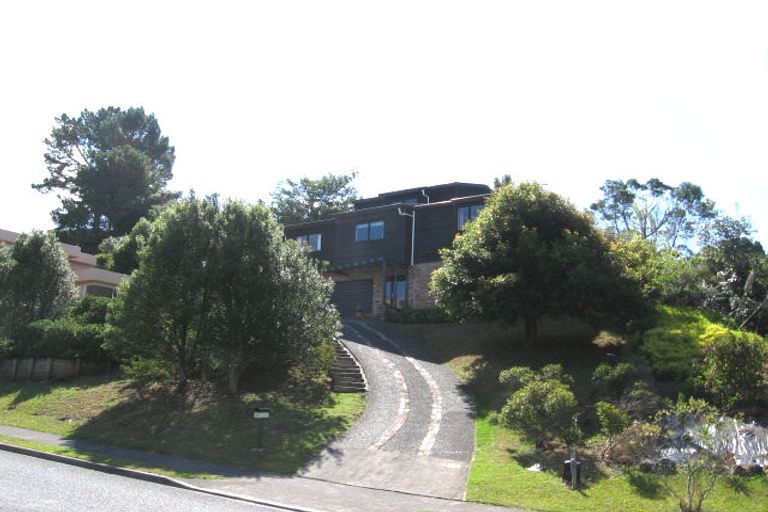 Photo of property in 19 Penguin Drive, Murrays Bay, Auckland, 0630