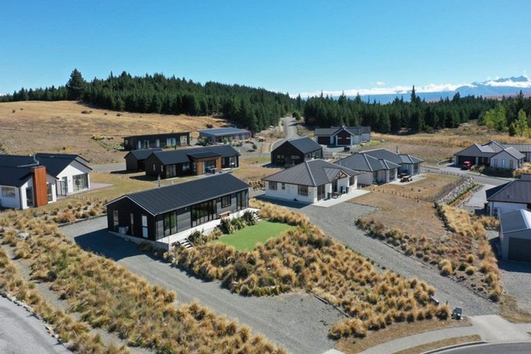 Photo of property in 6 Manning Place, Lake Tekapo, 7999