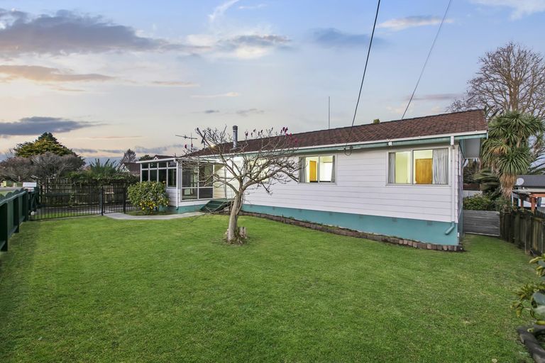 Photo of property in 2c Youngs Road, Papakura, 2110