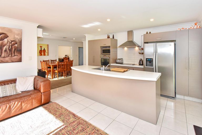 Photo of property in 24 Silkwood Crescent, Karaka, Papakura, 2113