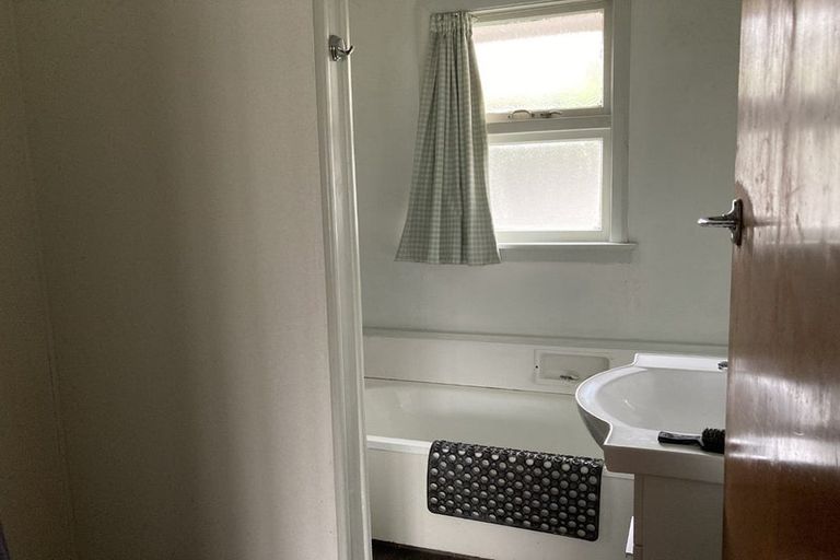 Photo of property in 3 Clifton Terrace, West End, Timaru, 7910