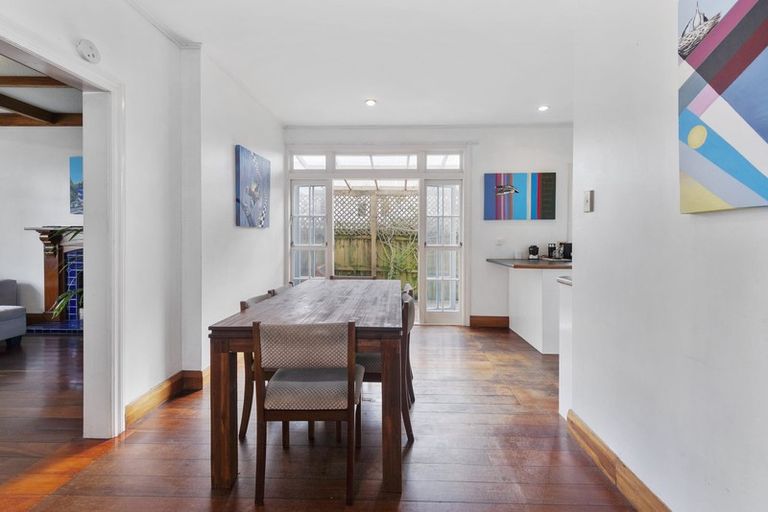 Photo of property in 1/8 Merani Street, Narrow Neck, Auckland, 0622